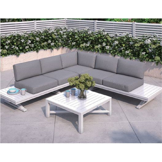 Bringing Indoor Comfort Outside: How to Choose Outdoor Lounge Furniture
